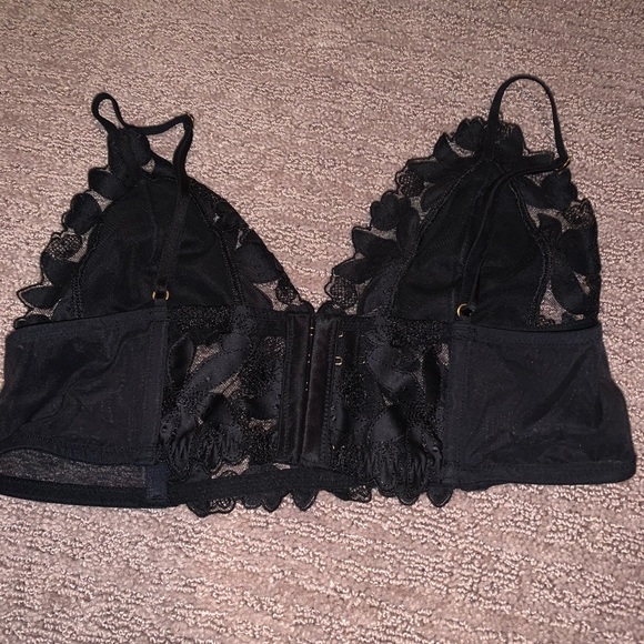 Victoria Secret black lace bralette - Picture 2 of 4